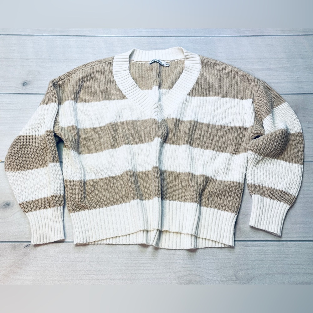 Arpeggio Knitwear Neutral Minimalist Vneck Slouchy‎ Stripe Sweater Medium